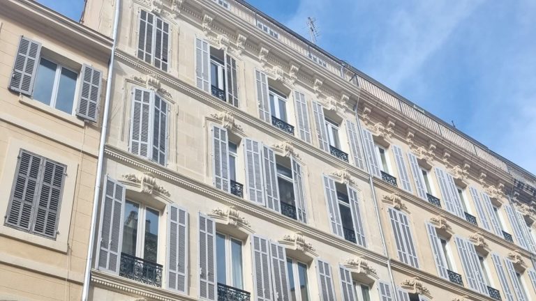Agence M Com Marseille La Facade Provencale Marseille Ravalement Facade Isolation Exterieure Facade Beton